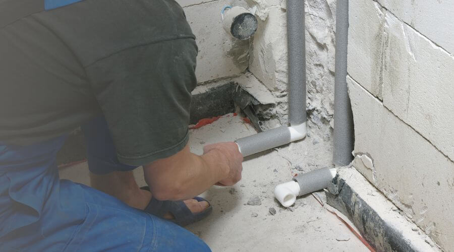 Expert burst pipe repair services in Searsboro, IA